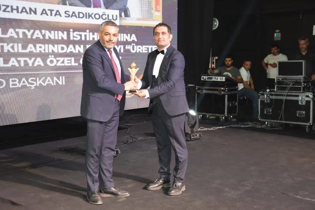 17 bin istihdam Sadıkoğluna ödül getirdi