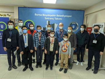 Bursa Büyükşehir Belediyesporlu Satranççılardan 18 Madalya
