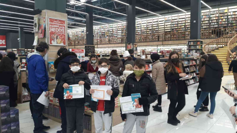 Öğrenciler Karne Hediyesi İçin Bkmkitapta Buluşuyor