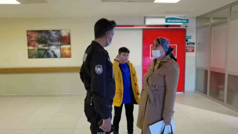 Bursada Başıboş Köpek Kartopu Oynayan Gence Saldırdı