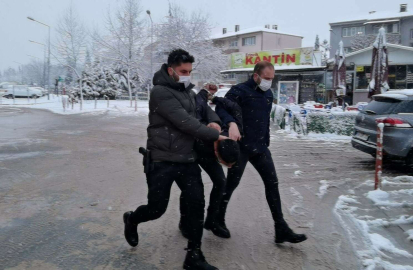 Kız Kardeşini Ve Eşini Bıçaklayan Saldırgan Yakalandı