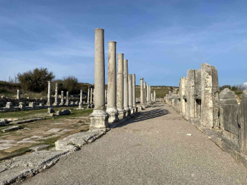 Perge Antik Kentinin ziyaretçi sayısı 2021 yılında yüzde yüz arttı