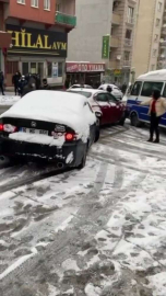 Bursada Yollar Buz Pistine Döndü, Kazalar Kaçınılmaz Oldu