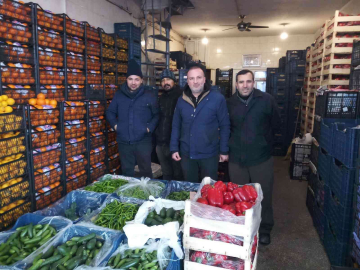 İstanbulda etkili olan kar hal esnafını olumsuz etkiledi