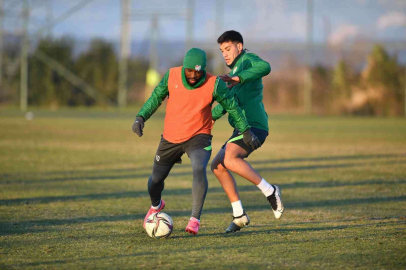 Bursaspor, Antalya Kampında Çift Kale Maç Yaptı