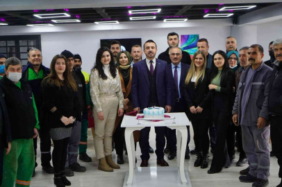 Başkan Tanırdan Belediye Personellerine Doğum Günü Sürprizi