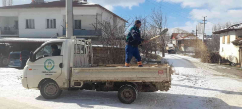 Pazarlarda karla mücadelede 100 ton tuz kullanıldı