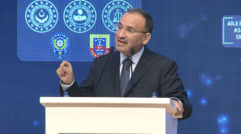 Adalet Bakanı Bozdağ: “Bir kadını 15 yerinden bıçaklayana adli kontrol şartı verildiğinde yüreğim yanıyor”
