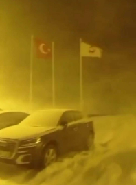 Uludağda Gece Başlayan Kar Fırtınası Kameralara Yansıdı