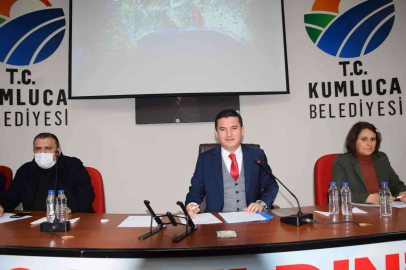 Kumluca Belediyesi Meclis Toplantısında MHPliler meclisi terk etti
