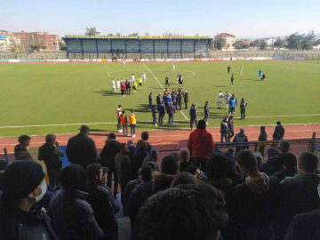 Başkan Sahaya İndi