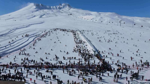 Erciyes sömestirde 350 bin misafir ağırladı