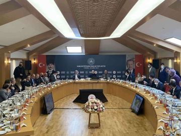 İçişleri Bakanı Süleyman Soylu, muhtarlarla bir araya geldi