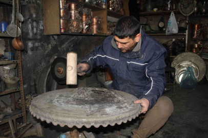 Ata yadigarı yaklaşık 200 yıllık Sini buldu: Elden geçirdikten sonra paha biçemiyor