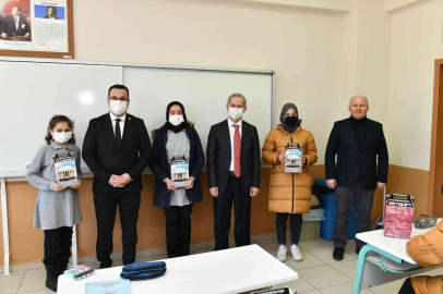 Başkan Kanardan Ders Başı Yapan Öğrencilere Sürpriz