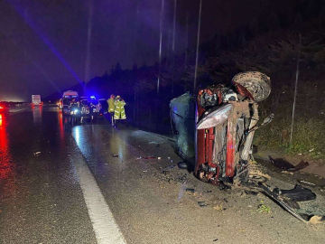 Bursada Takla Atan Araçtan Fırlayan 4 Kişi Yaralandı