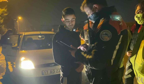 Polise Ağabeyinin Kimliğini Gösteren Ehliyetsiz Sürücüye Ceza Yağdı