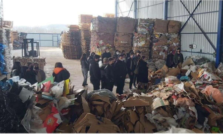 Mustafakemalpaşa Belediyesinin Geri Dönüşüm Projesine Liseli Gençlerden Tam Destek