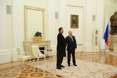 Putinden Ukrayna krizinin ortasında resmi görüşme