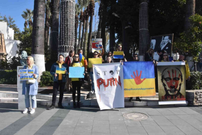 Ukraynalılar Bodrumda “Savaşa Hayır” eylemi yaptı