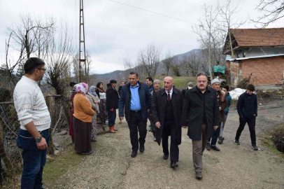 AK Parti teşkilatı heyelan bölgesinde inceleme yaptı