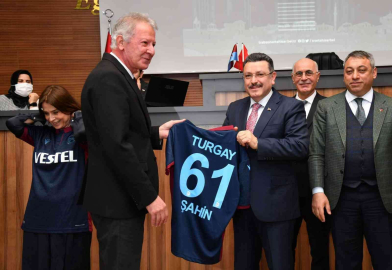 Başkan Gençten Trabzonsporlu taraftarlara silah uyarısı