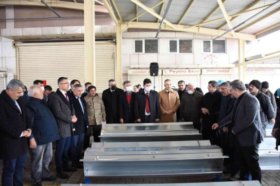 Kırkağaçta otomatik kuzu yemlik dağıtım töreni yapıldı