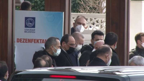Cumhurbaşkanı Erdoğan cuma namazını Kerem Aydınlar Camiinde kıldı