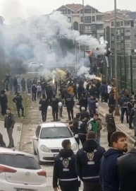 Bursada Amatör Maçta Kavga Çıktı, Çevik Kuvvet Müdahale Etti