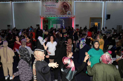 Gülüçlü kadınlar doyasıya eğlendi