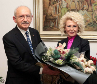Kılıçdaroğlundan 36 yıllık çalışma arkadaşına kutlama