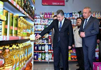 Vali Yılmaz, marketlerde stokçuluk ve fahiş fiyat denetimi yaptı