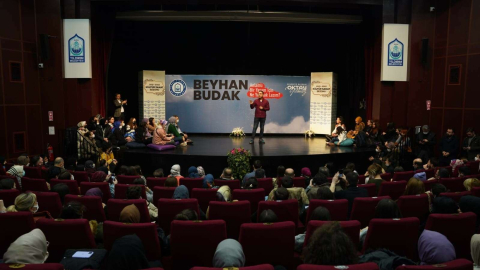 Yıldırımda Beyhan Budak Semineri
