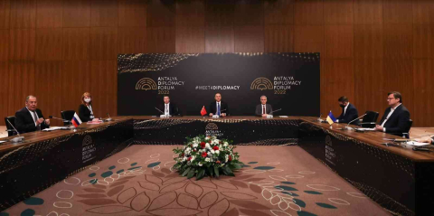Bakan Çavuşoğlu: Temennimiz bölgemizde barışın yeniden tesis edilmesi