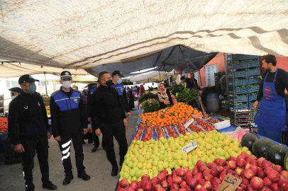 Toroslar zabıtasından semt pazarlarında etiket ve terazi denetimi