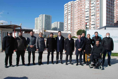 AK Parti İzmirden opera binası çıkışı