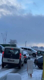 Bursada Kar Etkisini Gösterirken, Dikkatsiz Sürücüler Trafiği Felç Etti