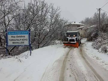Büyükşehir Açılmadık Köy Yolu, Tuzlanmadık Cadde Bırakmadı