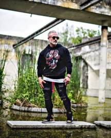 Lüks markadan Ukraynaya insani yardım
