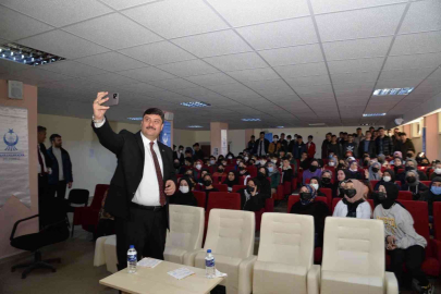 Kahramankazan Belediye Başkanı Oğuzdan bin kitap sözü