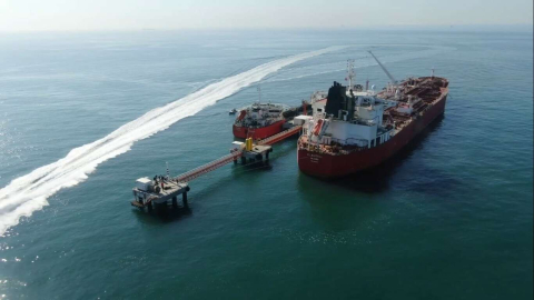 Mersine gelen gemiden ayçiçek yağı sevkiyatı başladı
