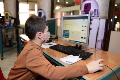 Yıldırım Belediyesinden Çocuklara Ücretsiz Robotik Kodlama Kursu