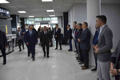 AK Parti, MYKda alınan karar sonrası belediye ziyaretlerine başladı