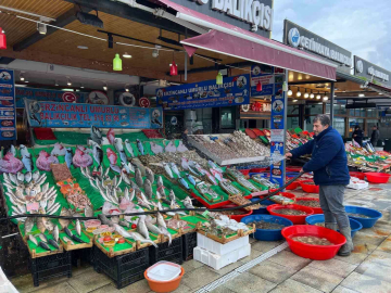 Balık tezgahlarında çeşit çok, balık az