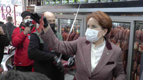 Meral Akşener, Kayseride pastırma doğradı
