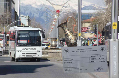 Erzincan Belediyesine öğrencilerden ulaşım zammı tepkisi