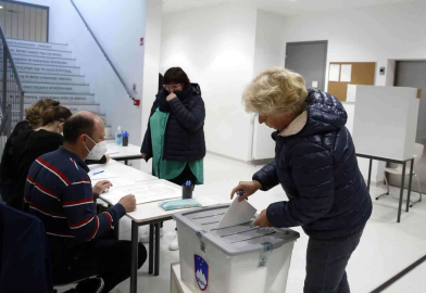 Slovenyada resmi olmayan sonuçlara göre liberaller seçimi önde götürüyor