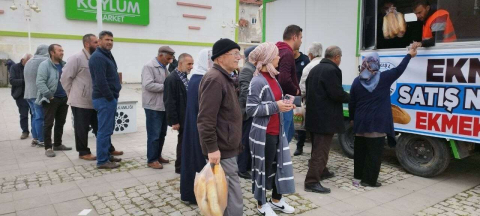 Geri adım atmayacağız diyen başkan, ekmek fiyatını 2 TLye indirdi