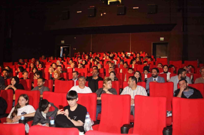 Gürsulullar Sinema Salonlarını Doldurdu