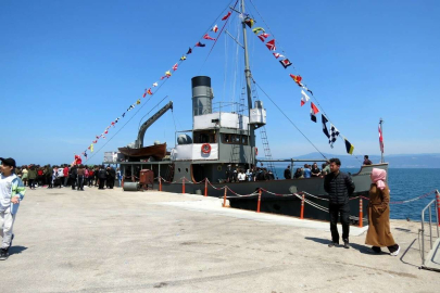 Nusret Mayın Gemisine Mudanyada Ziyaretçi Akını